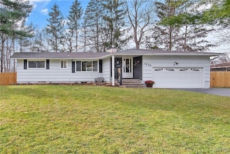 7439 Rosewood Cir, Syracuse, NY 13212