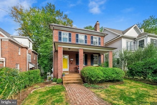 5923 33rd St NW, Washington, DC 20015