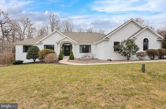 61 Shea Dr, Mohnton, PA 19540