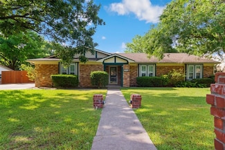 121 Hillside Dr, Hewitt, TX 76643