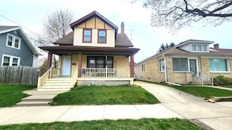 823 Hayes Ave, Racine, WI 53405
