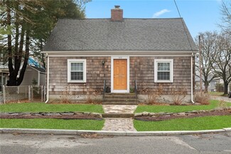 60 Elmcroft Ave, Providence, RI 02908