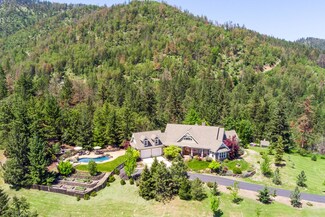 9220 Yank Gulch Rd, Talent, OR 97540