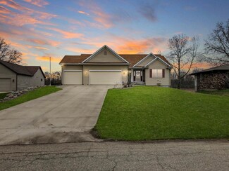 69522 Christiana Creek Dr, Edwardsburg, MI 49112