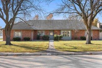 801 Lochinvar Ln, Hutchinson, KS 67502
