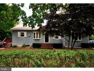 699 Monmouth Rd, Chesterfield, NJ 08515