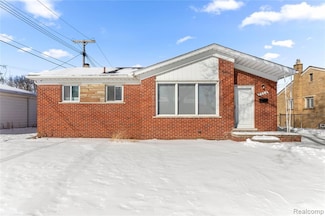 7154 Plainfield St, Dearborn Heights, MI 48127