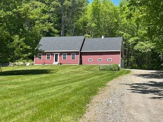 453 Canton Rd, Livermore, ME 04253