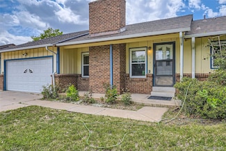 1431 S Chambers Cir, Aurora, CO 80012