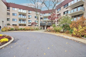 30 Greenridge Ave Unit 3G, White Plains, NY 10605
