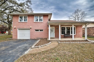 1100 Nancy Dr, Dupo, IL 62239