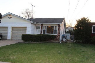 474 Ryerson Ave, Elgin, IL 60123