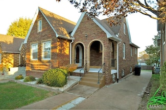 6414 West Ct, Saint Louis, MO 63116