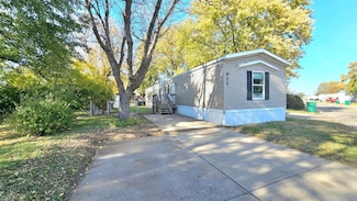 2320 E Macarthur Rd Unit P-11, Wichita, KS 67216