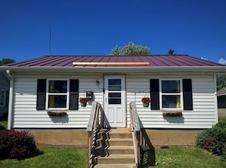 130 E Spring St, Dodgeville, WI 53533