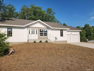 1922 Sherwood Dr, Houghton, MI 49931