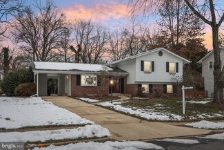 8412 Manassas Cir, Vienna, VA 22180
