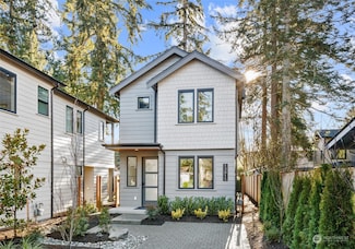 13015 NE 113th St, Kirkland, WA 98033