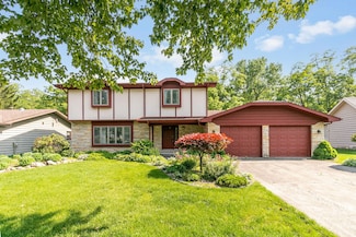 1121 Cheyenne Dr, Crown Point, IN 46307
