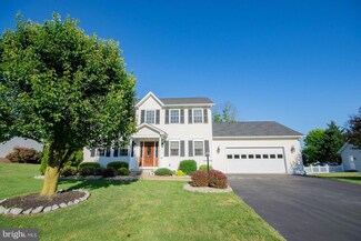 31 Wisteria Ct, Falling Waters, WV 25419