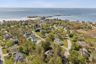 11 Evergreen Ave, Kennebunk, ME 04043