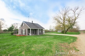 1446 S Moorland Rd, Ravenna, MI 49451