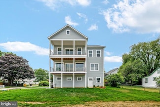 4006 Chesapeake Dr, Edgewater, MD 21037