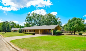 300 Westwood Pkwy, Naples, TX 75568