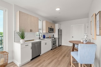 10 Somerset Ave Unit 206, Winthrop, MA 02152