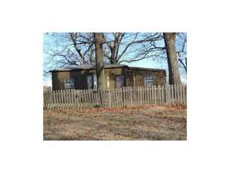 90C Lake Shore Dr, Lees Summit, MO 64086