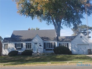 909 Clifton Blvd, Toledo, OH 43607