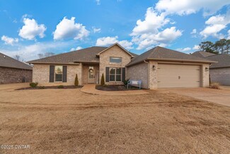 12 Bear Trace Dr, Jackson, TN 38305