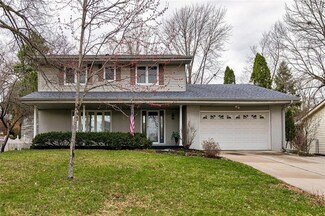 1906 80th St, Windsor Heights, IA 50324