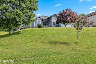 1290 Fairway Dr, Loudon, TN 37774
