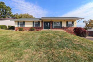 131 Sir Moss Ln, Fenton, MO 63026