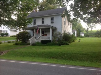 890 S Delaware Dr, Mount Bethel, PA 18343