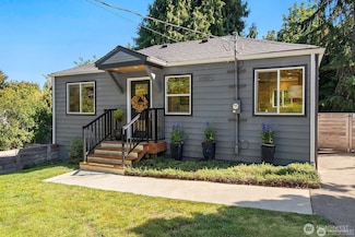 10012 17th Ave NE, Seattle, WA 98125