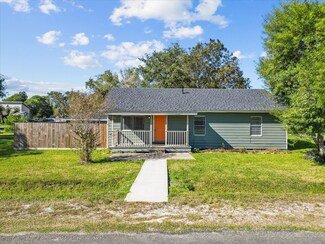 2202 7th Ave N, Texas City, TX 77590