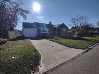 1029 Denman Ave, Coshocton, OH 43812