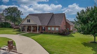 4301 Woodcrest Dr, Jonesboro, AR 72404
