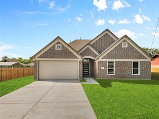 811 E Main St, La Porte, TX 77571
