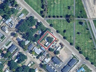 137 6th St N, Nampa, ID 83687