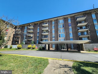 6011 Emerson St Unit 608, Bladensburg, MD 20710