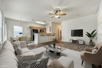 8302 Lamond Ln, Houston, TX 77095