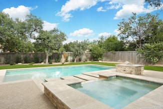 25303 Estancia Cir, San Antonio, TX 78260