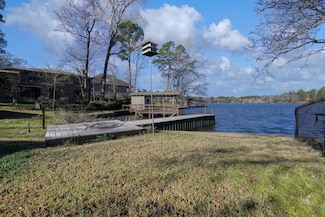 626 Hideaway Ln E, Lindale, TX 75771