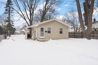 907 Plain St, La Porte, IN 46350