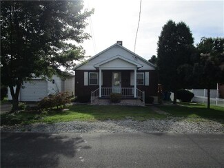 410 N 6th St, Youngwood, PA 15697