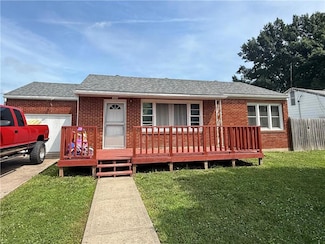 611 E Elm St, Hardin, MO 64035
