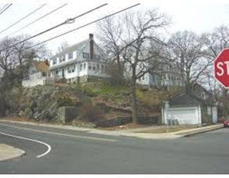 209 Glenwood St, Malden, MA 02148